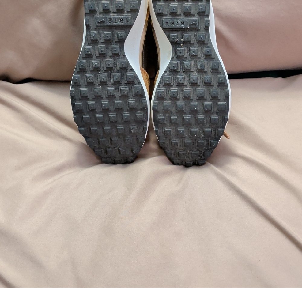 Nike Women's Sneakers in Tan and Black - Picture 7 of 7